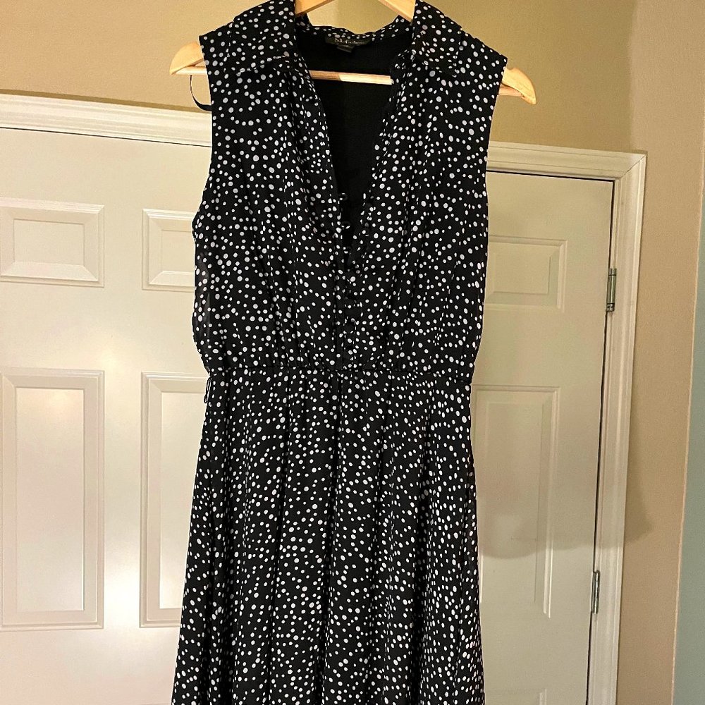 Sleeveless Retro black and white polkadot dress